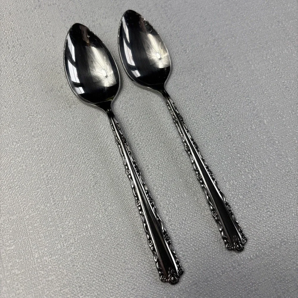 Oneida Cherie Teaspoons - Set of 2 Deluxe‎ Stainless READ DESCRIPTION